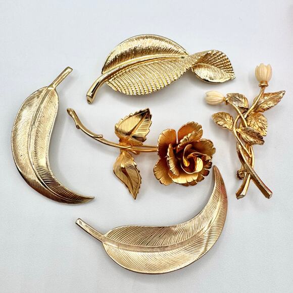 Vintage Flower Pins Leaf Pins Rose Bouquet Fall Autumn Fall Gold Tone Luxe Glam - Picture 1 of 11